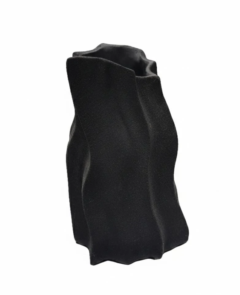 AKDC Black Hard Plastic Flower Vase – Elegant Tabletop Flower Holder – 25×14 cm