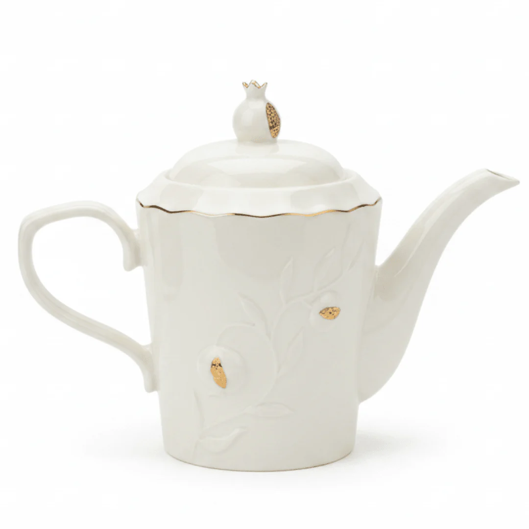 White Ceramic Teapot with Sophisticated Gold Detailing and Lid – Elegant Tea Serving Pot (17 cm)