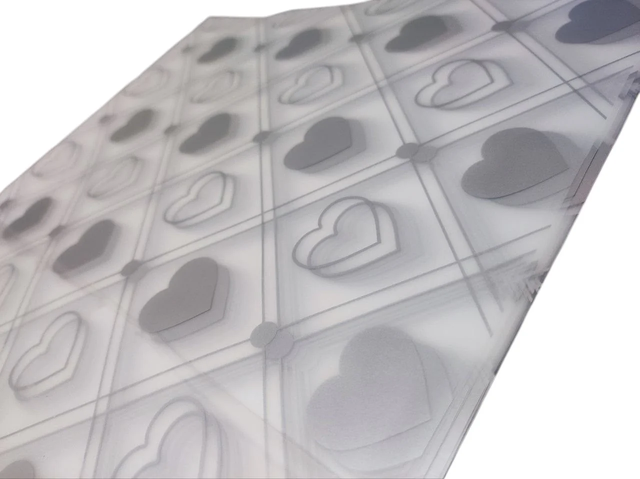 AKDC Gift Wrapping Plastic Cover Heart Shape Print Floral Bouquet Flat Sheet, Gift Packaging Wrap, Bulk Packing Cover Transparent Silver Heart DIY Gift 20 Sheets-57.5cmX58cm