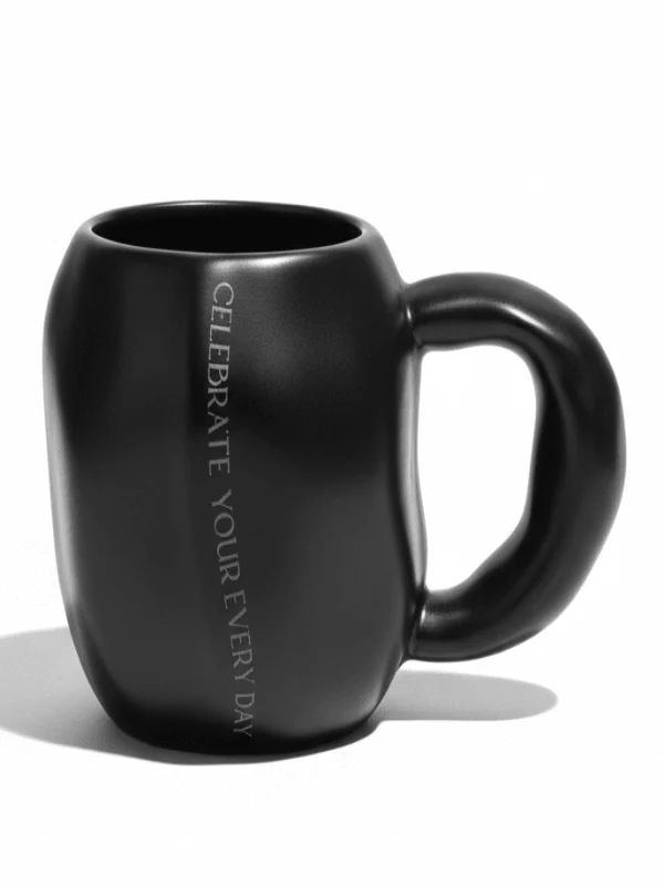 AKDC Inspirational Ceramic Mug 400 ml – Matte Black Finish with Celebrate Your Every Day Motivational Quote for Positive Daily Use