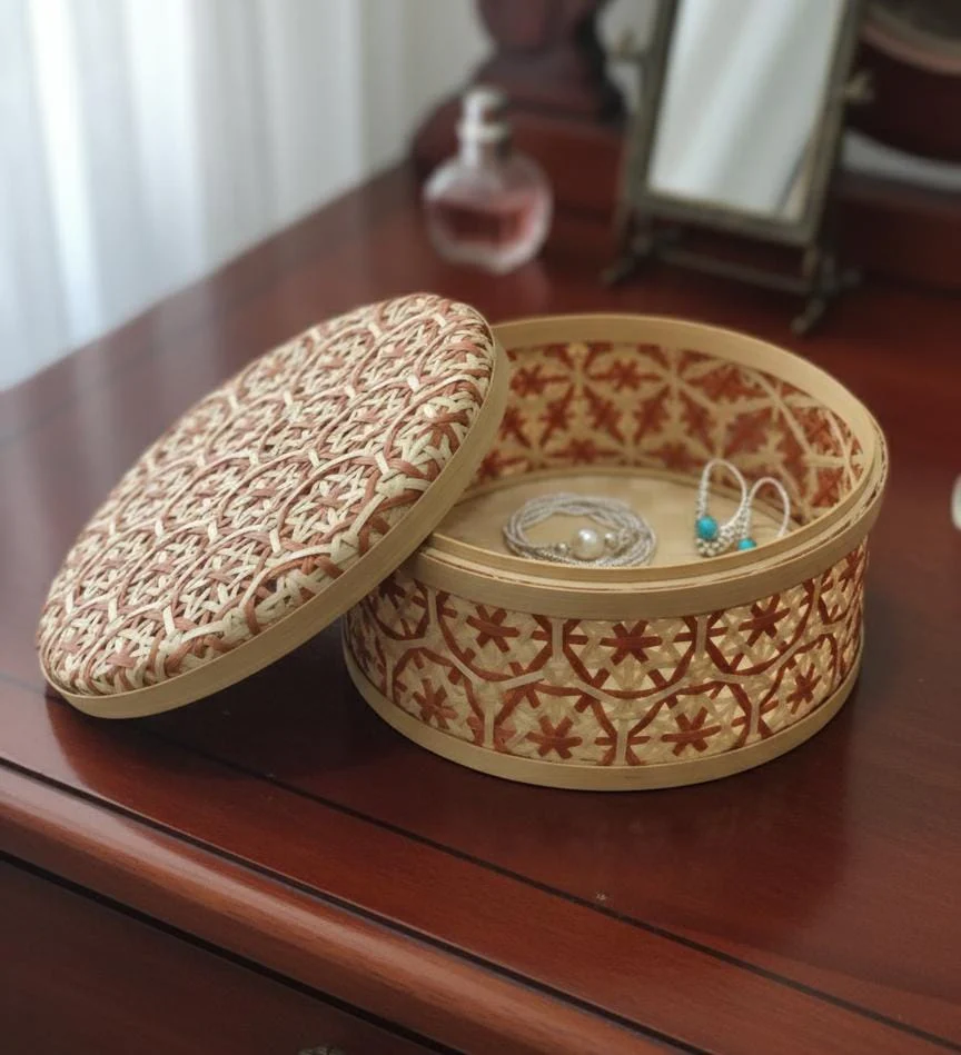 AKDC Round Bamboo Mesh Basket with Lid 26 cm – Large Decorative Food Storage Basket - Image 2