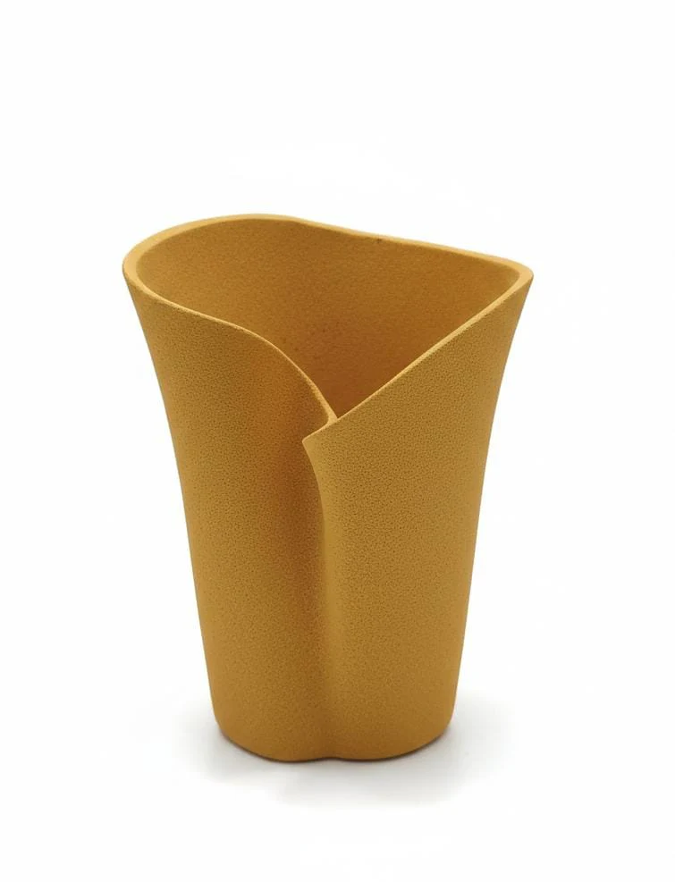 AKDC Sand Color Hard Plastic Flower Vase – Modern Curved Decorative Design – 24×17 cm