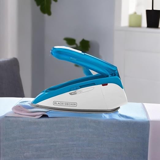 Black & Decker - 1085W Dual Voltage Travel Steam Iron, Blue - Image 4