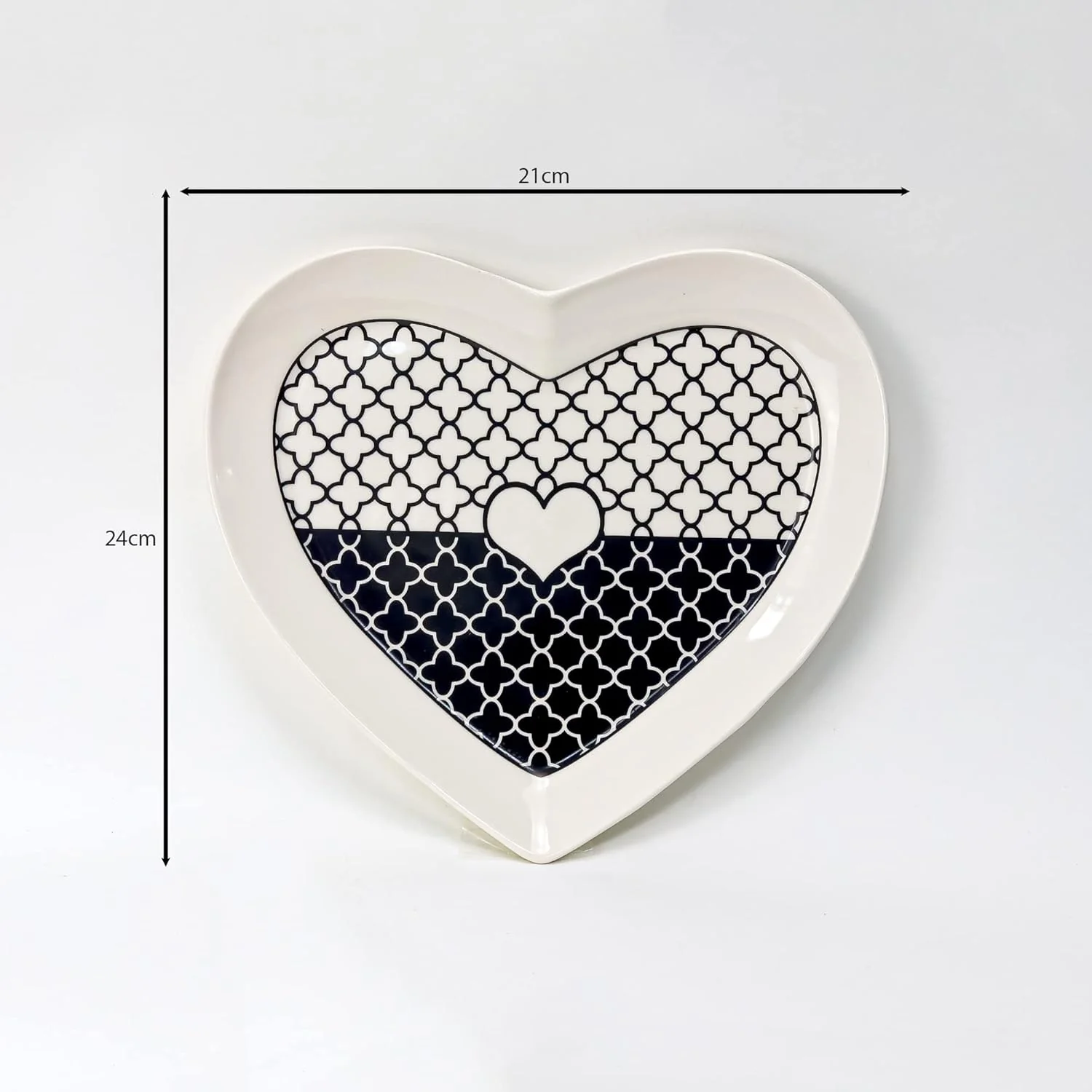 AKDC Ceramic Heart Shape Cookies Plate Lovely Design Texture in Black & White Snacks Plates Dinner Fruits Bowl Home D‚cor Dining Tableware Bowls Gift Lovers Girlfriend Wife (Snack Plate - 10" Inch) - Image 2