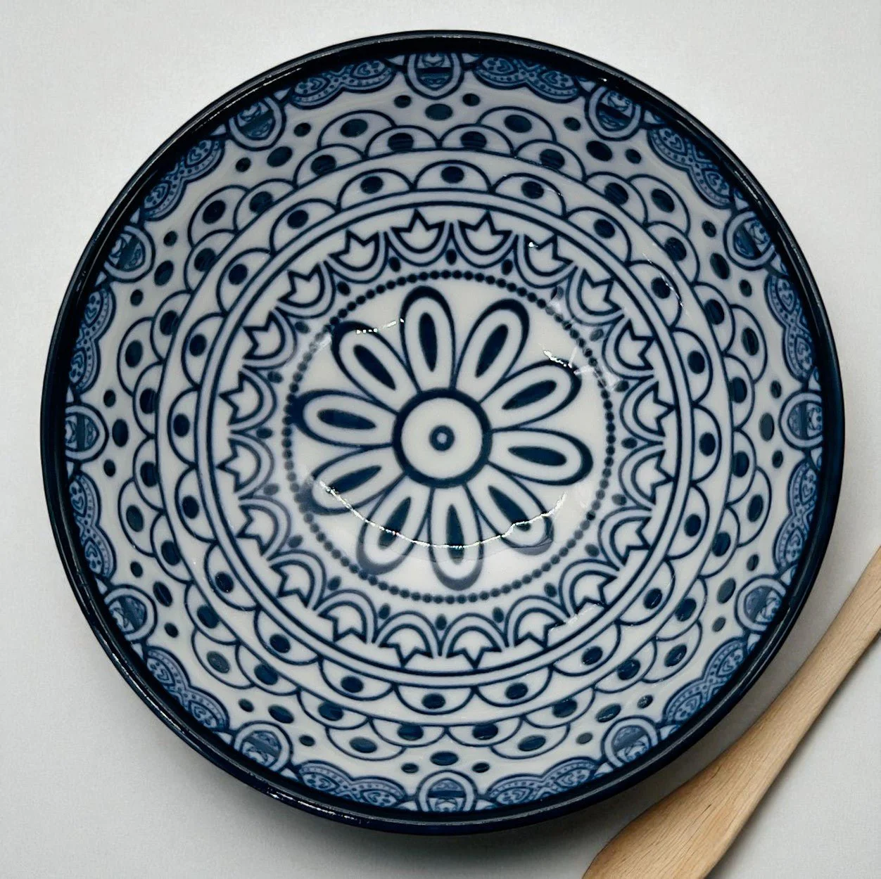 Che Brucia Ceramic Round Bowl 4", Blue Floral Pattern - Image 3