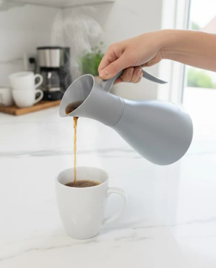 CRYSTAL HOUSE Modern Stainless Steel Vacuum Flask 600ml – Stylish Gray Thermal Flask for Hot & Cold Beverages – Compact & Durable Everyday Thermos - Image 2