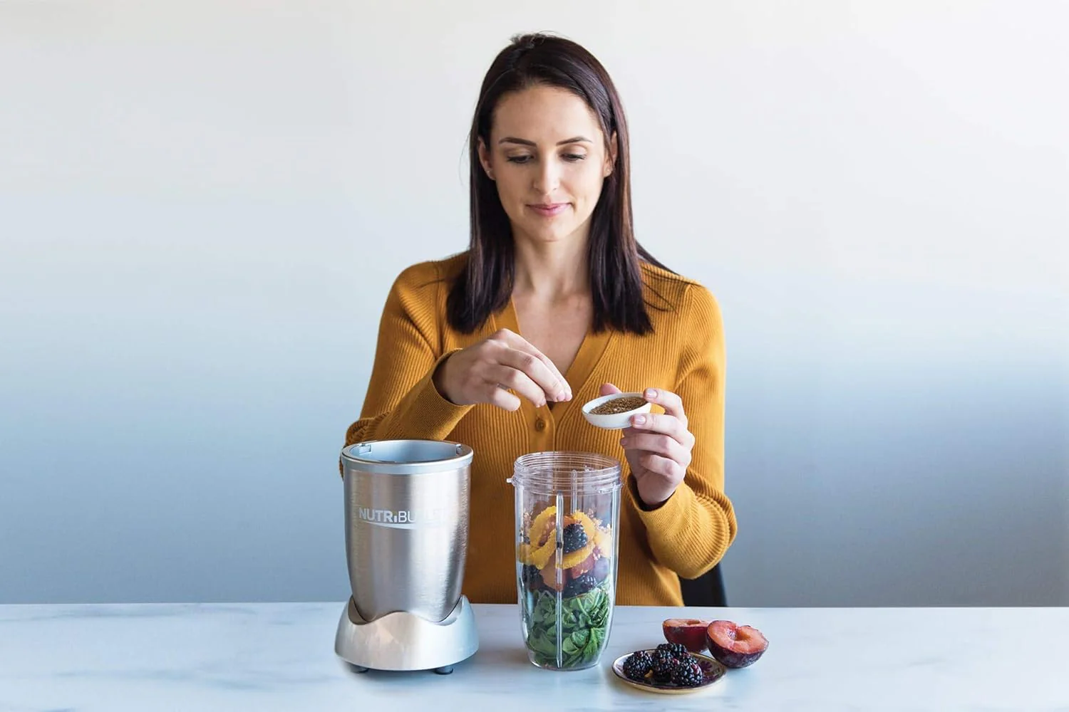 NutriBullet PRO 12-Piece High-Speed Blender/Mixer System, 900 watts, Copper Gold - Image 3