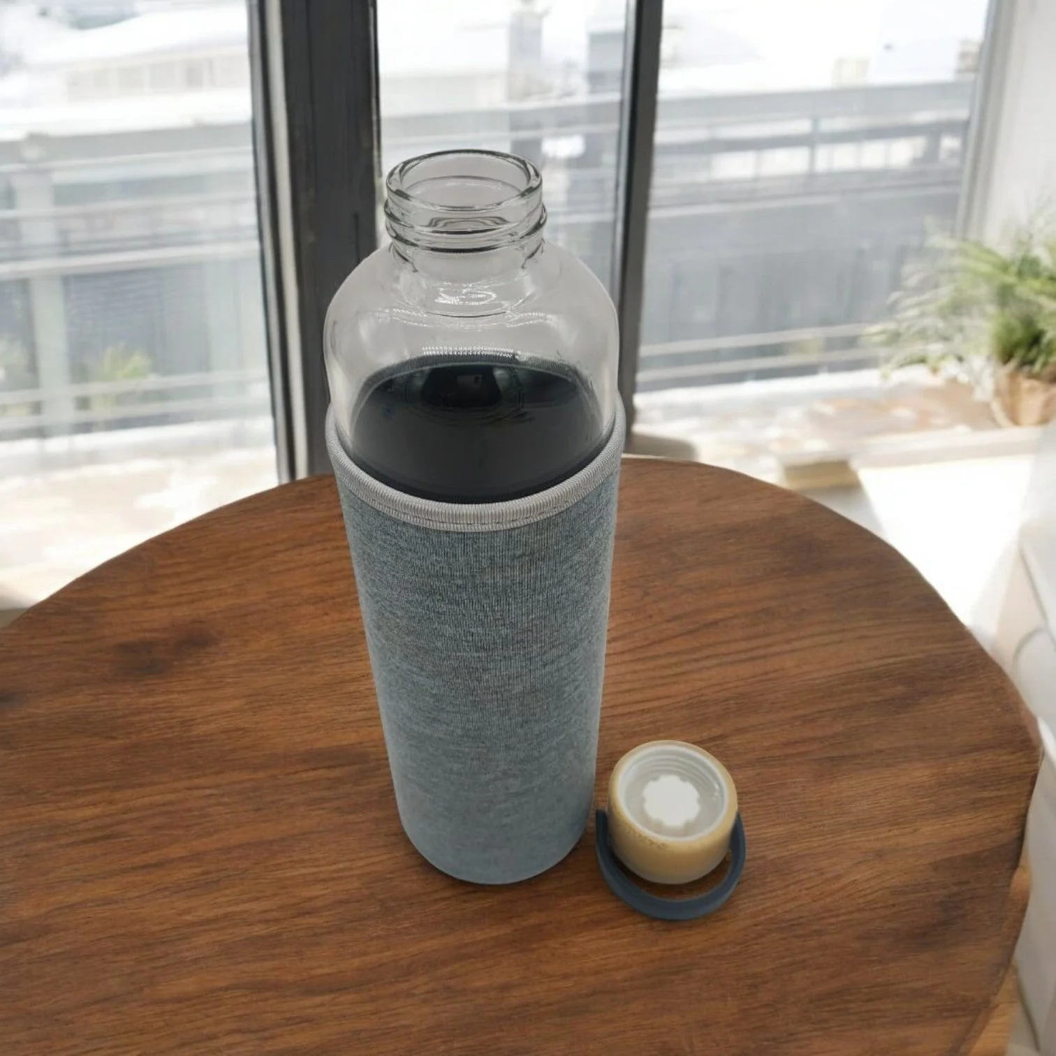 AKDC Glass bottle with wooden lid carry 900ml High Glass Water Bottle, With Wooden Lid with sleeve, Suitable For Outdoor Sports, Fitness, Travel. - Image 2