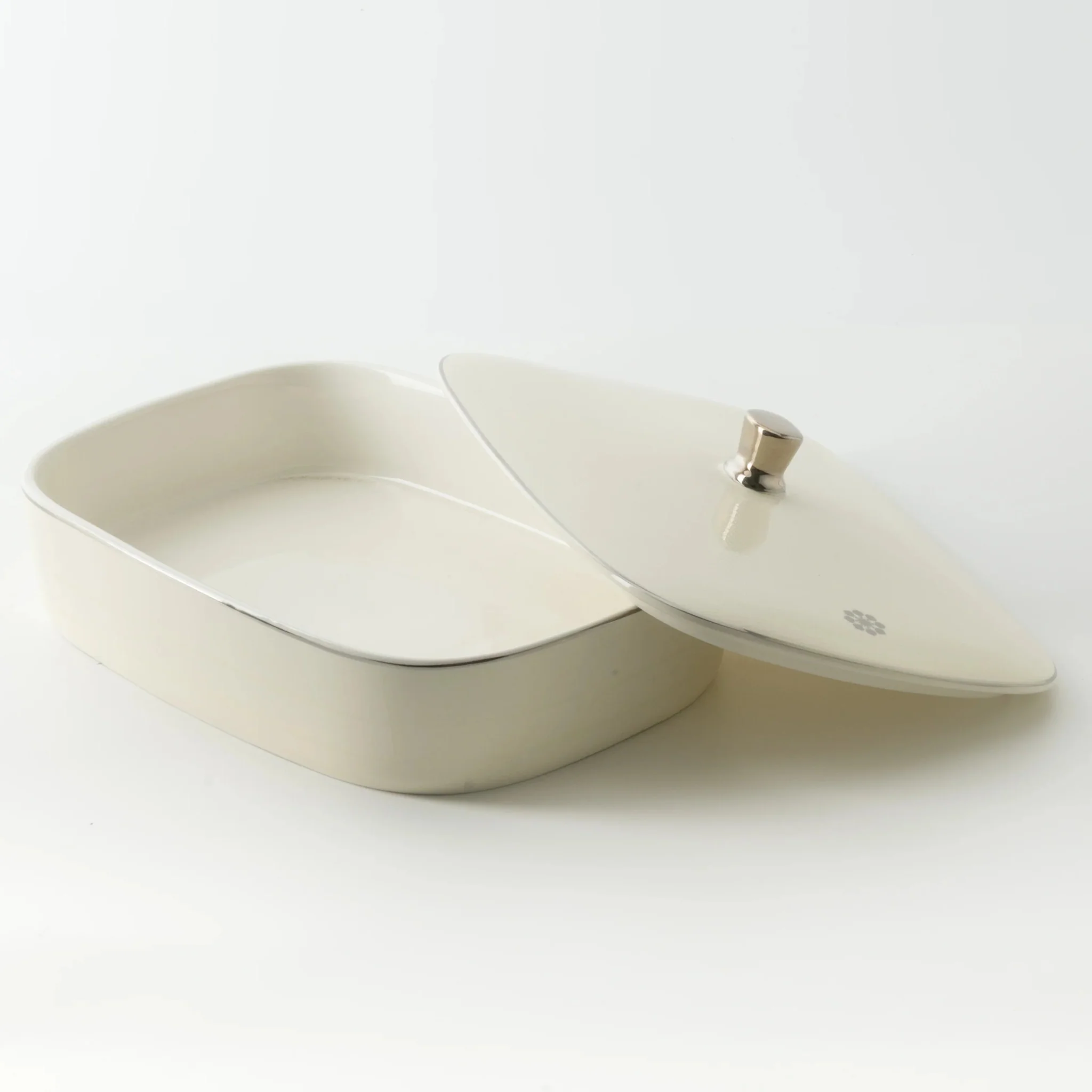 Otantik Mirral Elegant Medium Porcelain Serving & Date Bowl – White with Silver Rim (8 Inch) - Image 3