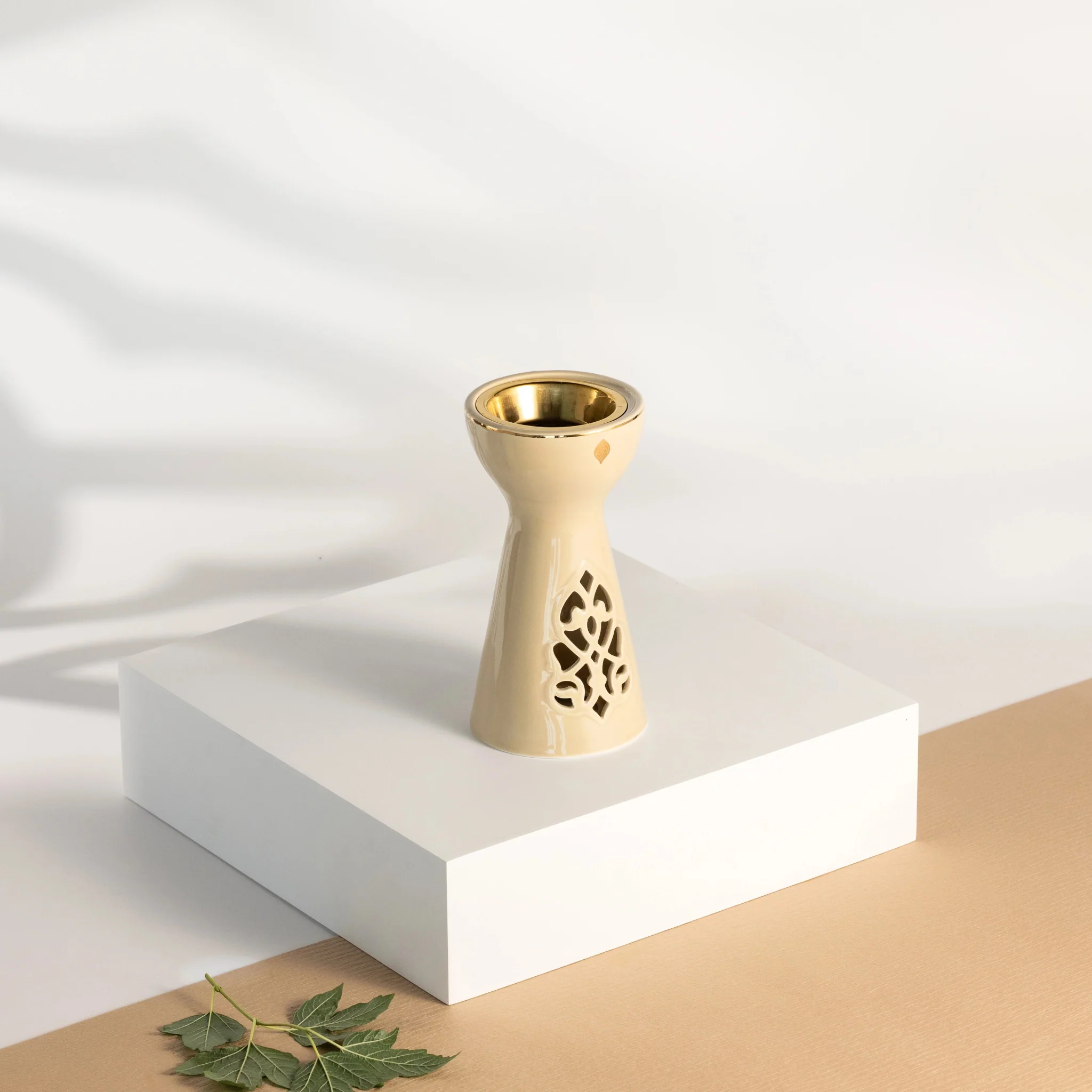Otantik Naqsh Porcelain Incence Burner9cm*17.5cm, Ivory/Gold- ET2982