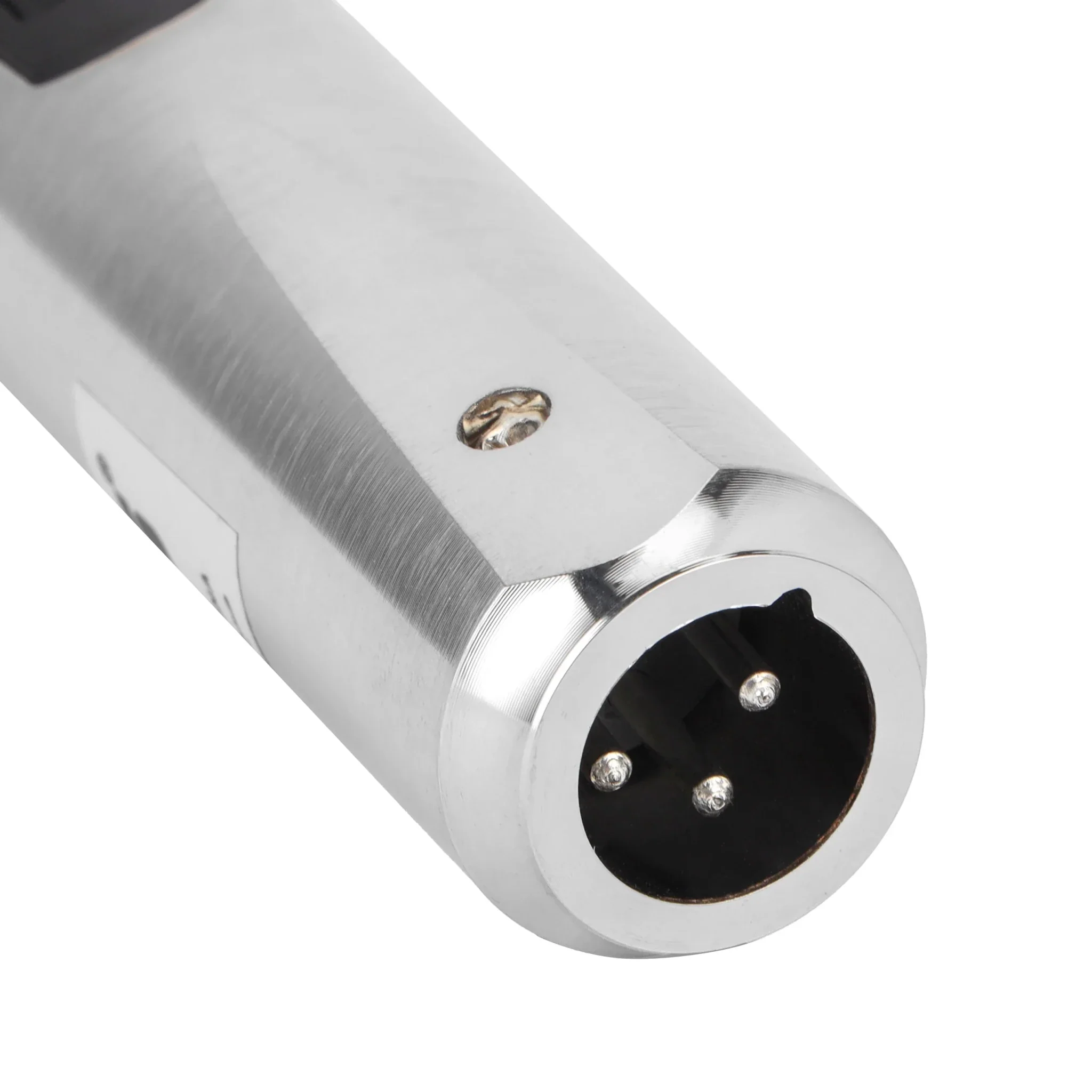 Geepas GMP15016 Dynamic Microphone | Sharp Sensitivity, Crystal-Clear Sound | 8m Cable, XLR Connector, Wide Frequency Range, Low Pass Filter | For Studio, Stage & Broadcasting | Silver - Image 4