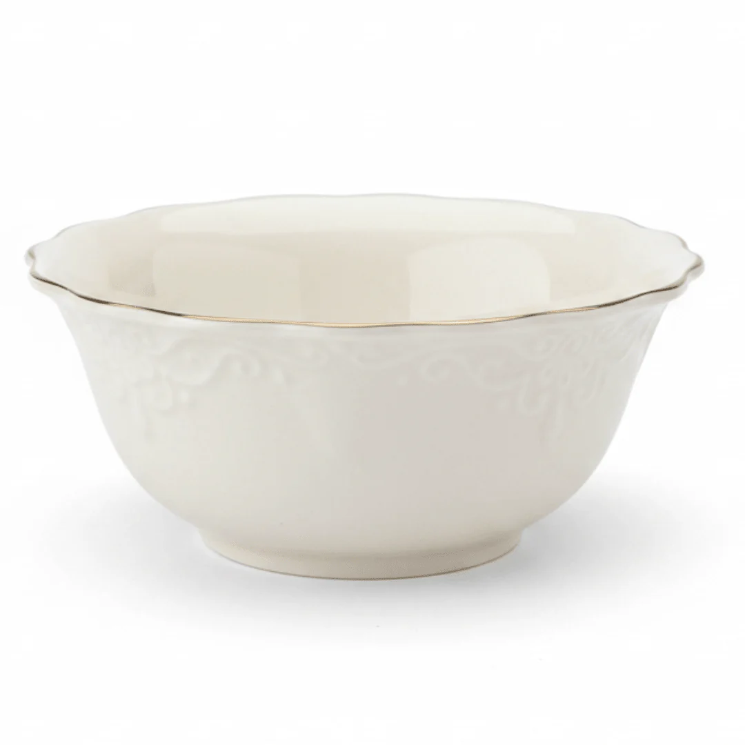 Solecasa Off-White Round Ceramic Salad Bowl with Gold Rim - 5.5 Inch