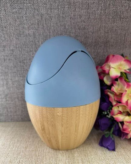Tessie & Jessie Wood And Plastic Desktop Trash Can -14x20cm-Blue&Wooden - Image 2