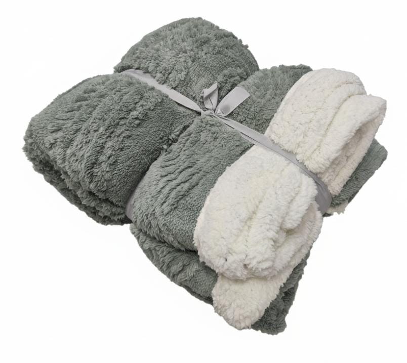 Ultmate Nature-Inspired Soft Flannel Blanket, Cozy & Warm – 200×180 cm, Green with White Border